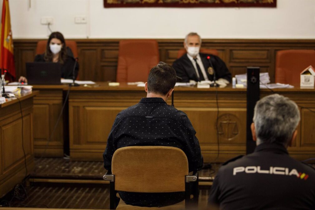 Granada.- Tribunales.- El jurado declara culpable de asesinato al legionario que degolló a su expareja en el Zaidín