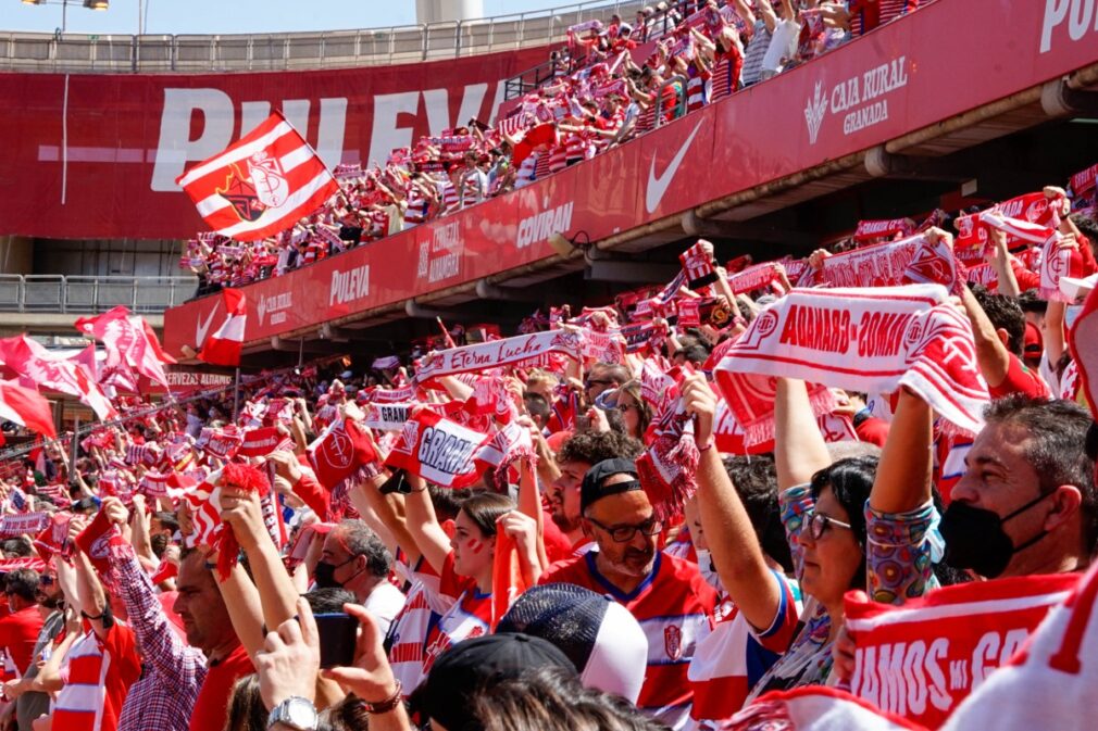 granada-cf-grada-estadio-himno