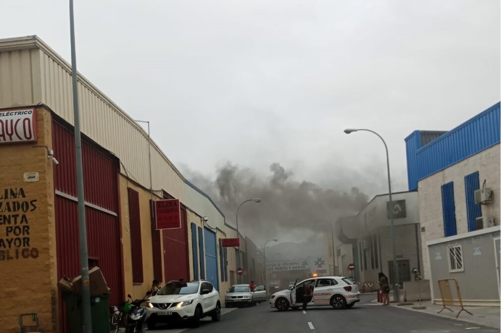 incendio poligono tecnologico ogijares