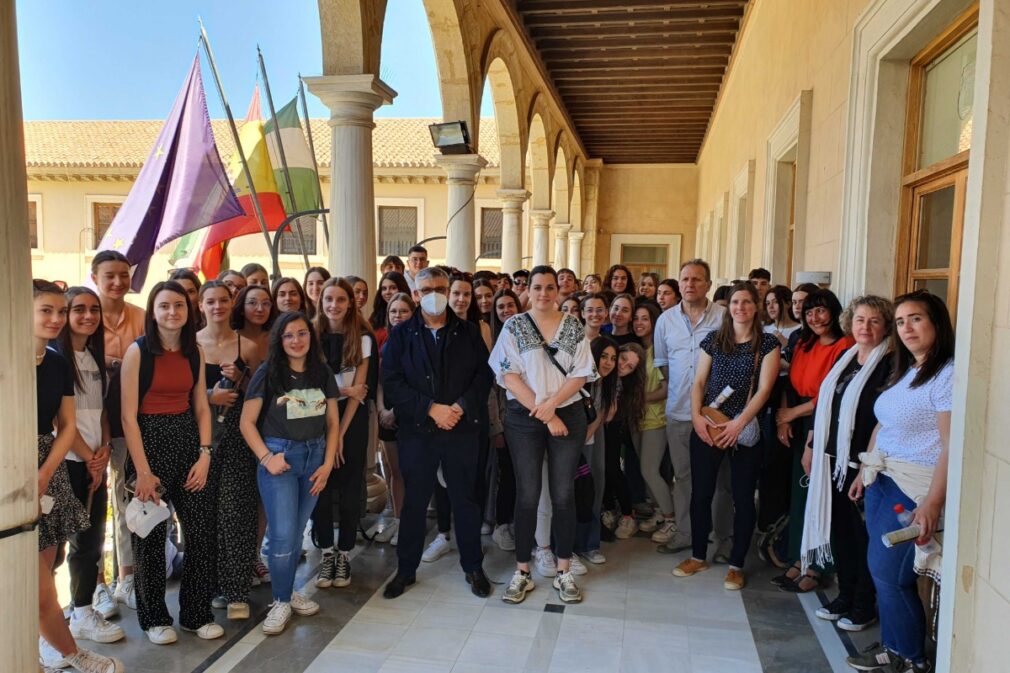 Alumnos del programa Erasmus+ en el Ayuntamiento de Guadix