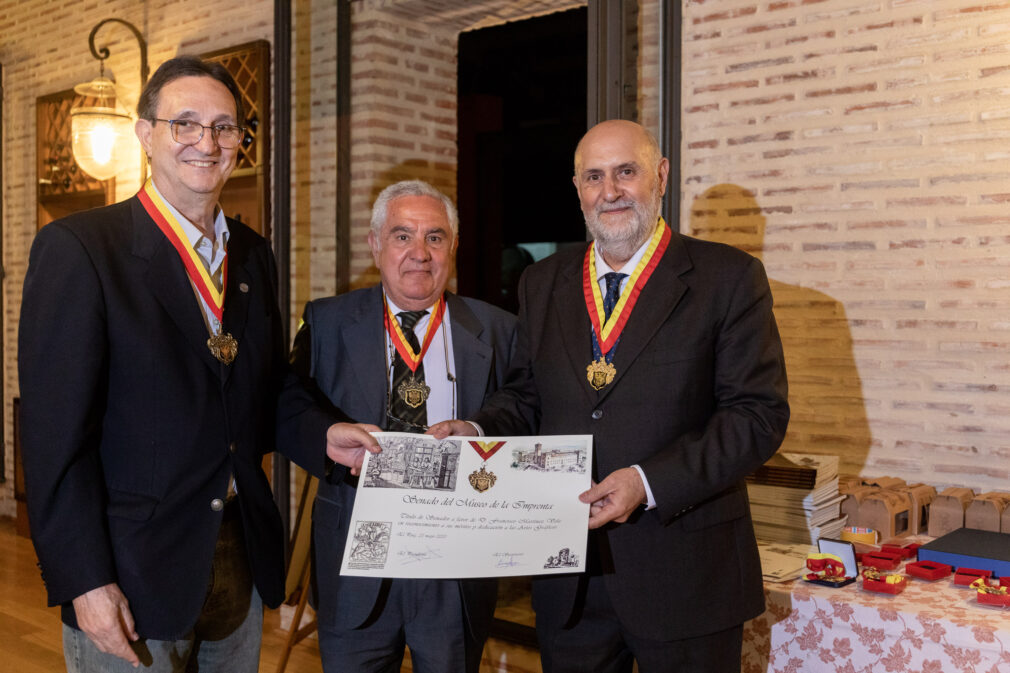 01 Francisco Martínez, a la derecha, junto a Enrique Fink y José Luis Martín Montesinos Foto Juan Peiró