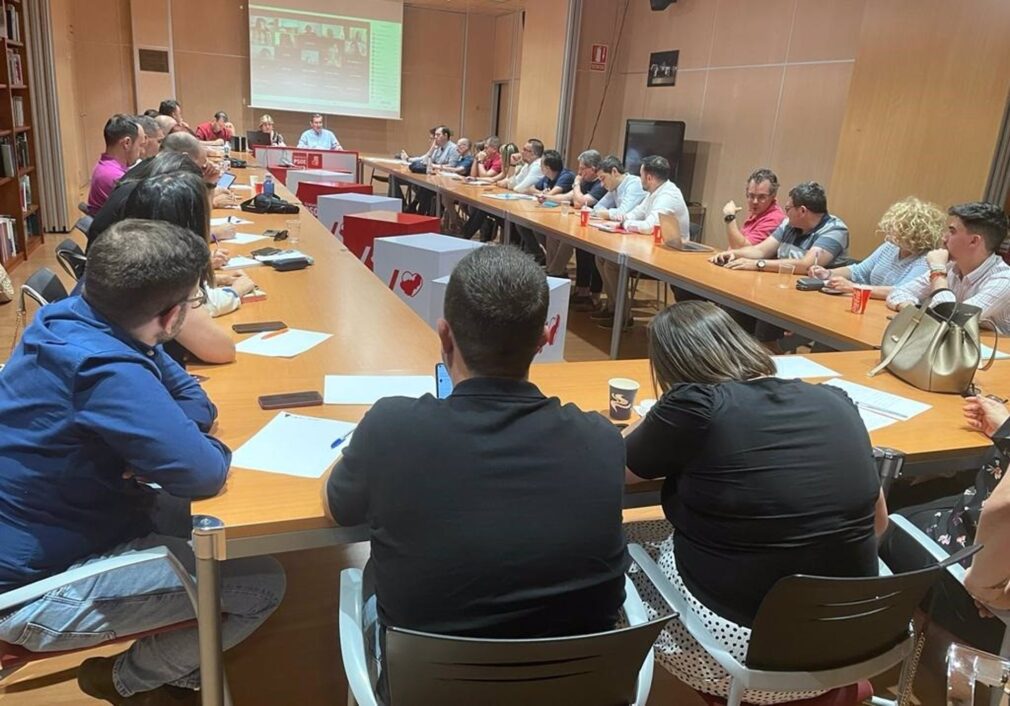 Granada.- El PSOE "vigilará" que Moreno cumpla sus compromisos electorales y le pide que "se centre en la gestión"