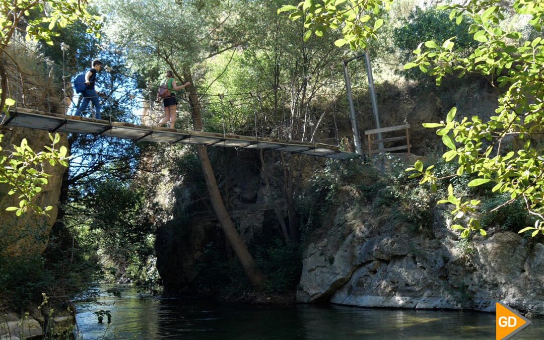 7 rutas de senderismo imprescindibles para disfrutar el verano en Granada