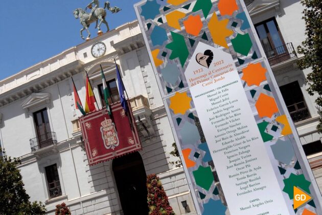 La portada se encuentra frente al Ayuntamiento | Foto: Javier Gea