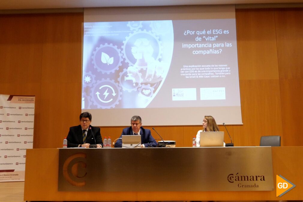 FOTOS Expertos del IEAF y Renta4 Banco analizan en una conferencia la importancia del ESG para la financiación de las empresas (2)