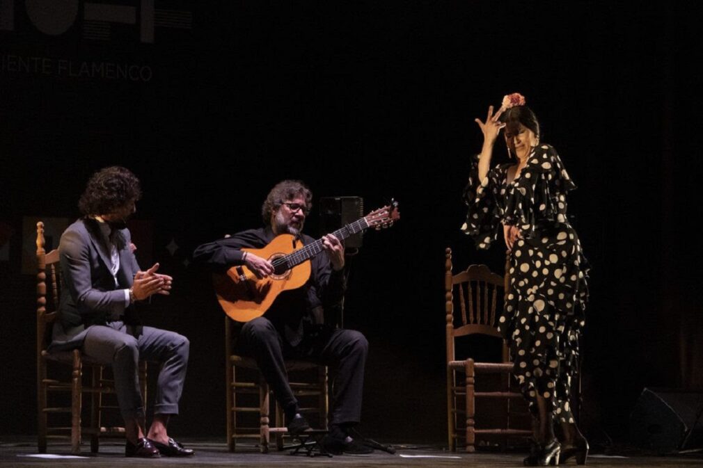 Miguel Laví, Manuel Parrilla y Gema Moneo durante la actuación anoche. Foto Milnoff