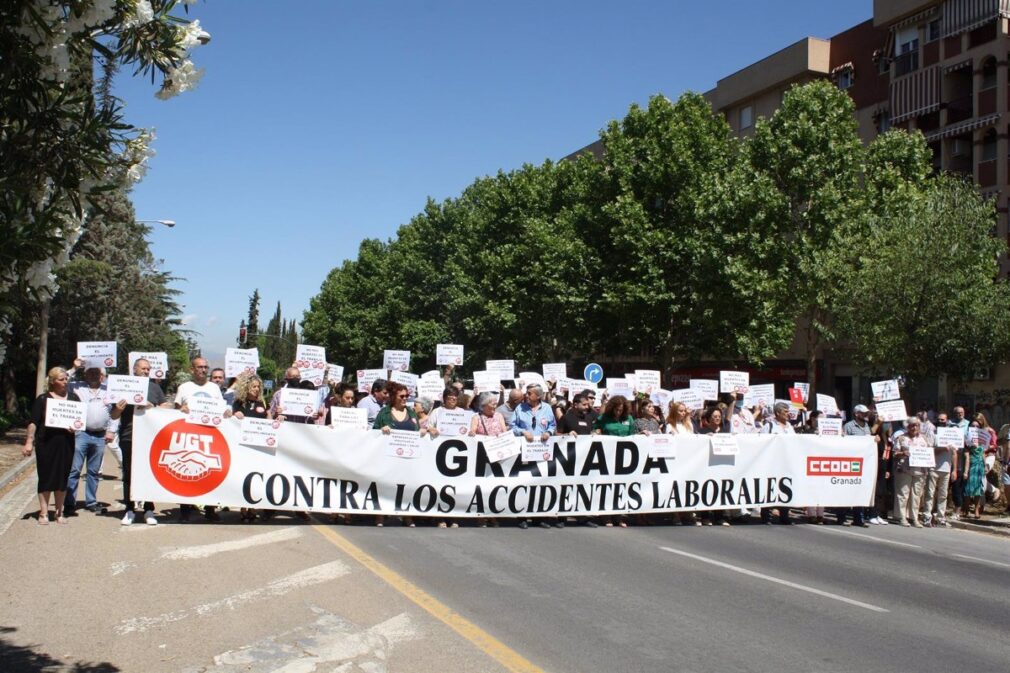 ccoo-ugt-concentracion-accidente-laboral-guadix-paulenca