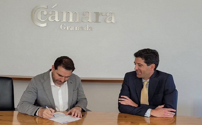 firma Ebury y Cámara Granada