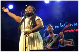 Daymé Arocena durante el Festival de Jazz | Foto: Gabinete