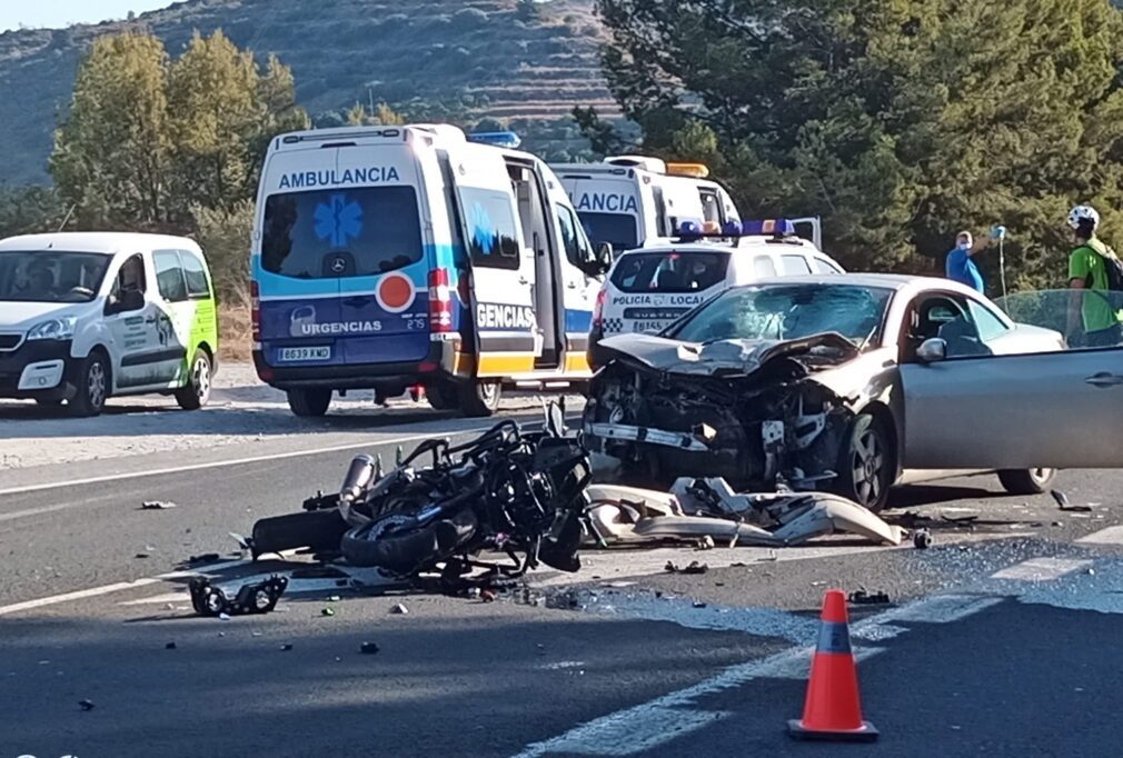 EFECTOS DE CHOQUE EN LA CN 340 JUNTO CAMPING CARAMBOLO 2 22