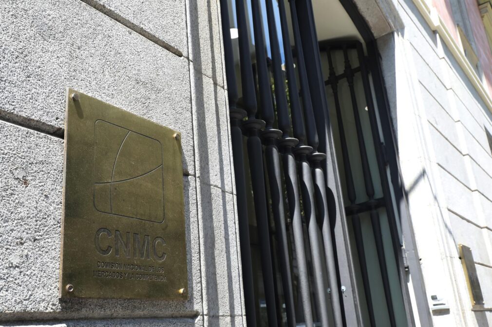 Puerta principal de la Comisión Nacional de los Mercados y la Competencia (CNMC) en Madrid. - Marta Fernández - Europa Press - Archivo