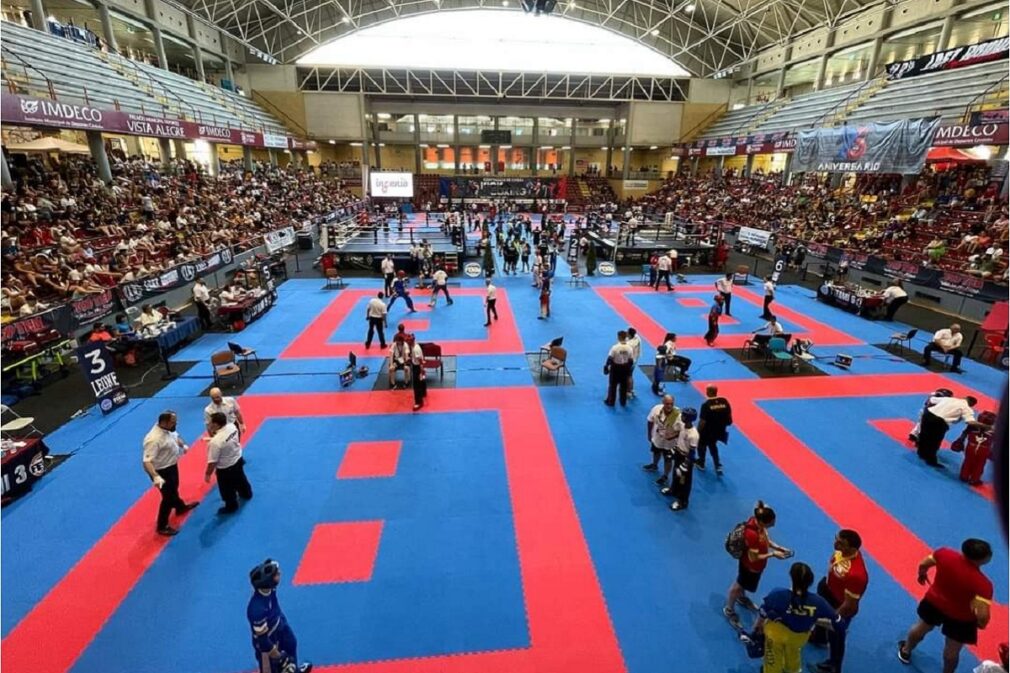 deportistas club Huétor Tájar campeonato de España de Kickboxing