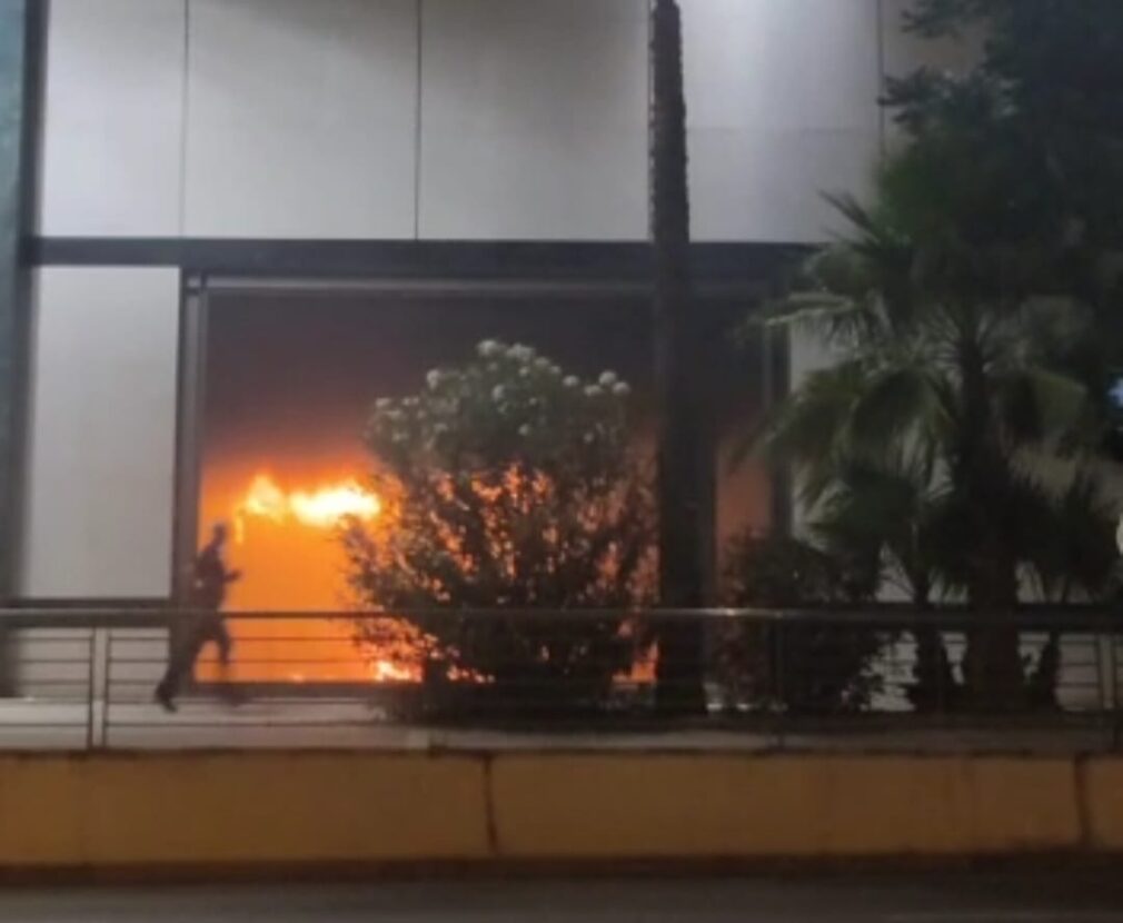 incendio-centro-comercial-nevada