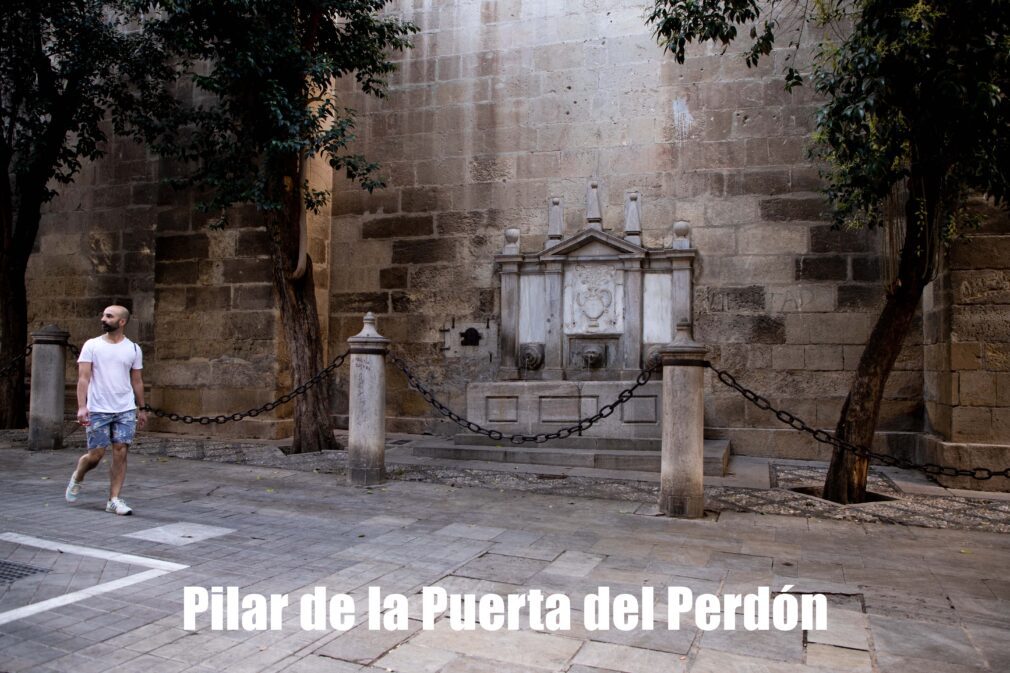 pilar de la puerta del perdón