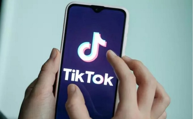 tik tok Foto Jens Kalaene-dpa-Zentralbild