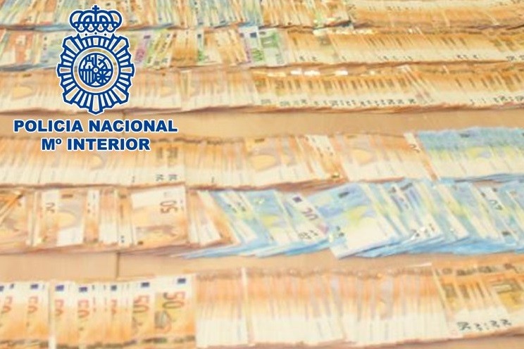 Fotografía de archivo policial de dinero intervenido