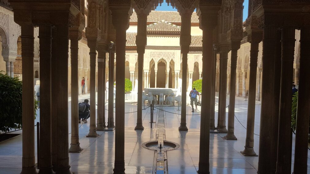 Patio de los Leones de la Alhambra