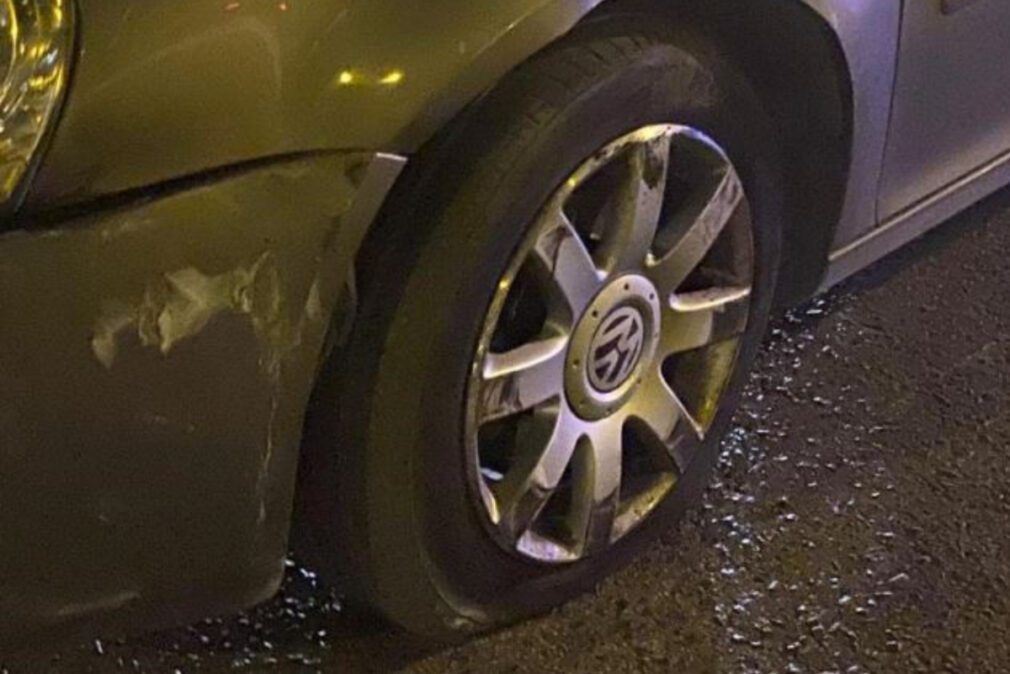 Accidente de dos coches con diez heridos en la rotonda de la Avenida de Andalucía