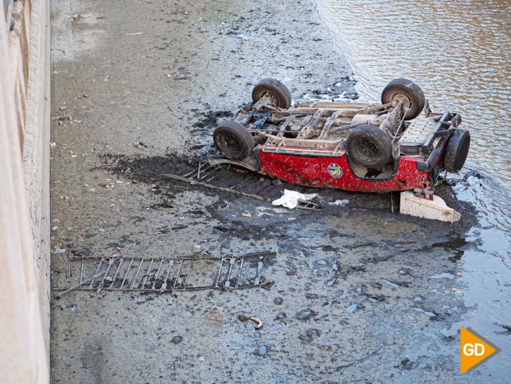 COCHE CAIDO RIO GENIL ACCIDENTE TRAFICO SUCESO - Dani B-8