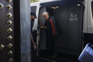 Llegada a los juzgados del acusado de degollar a su mujer en Caniles (Granada). Imagen de archivo. - Álex Cámara - Europa Press