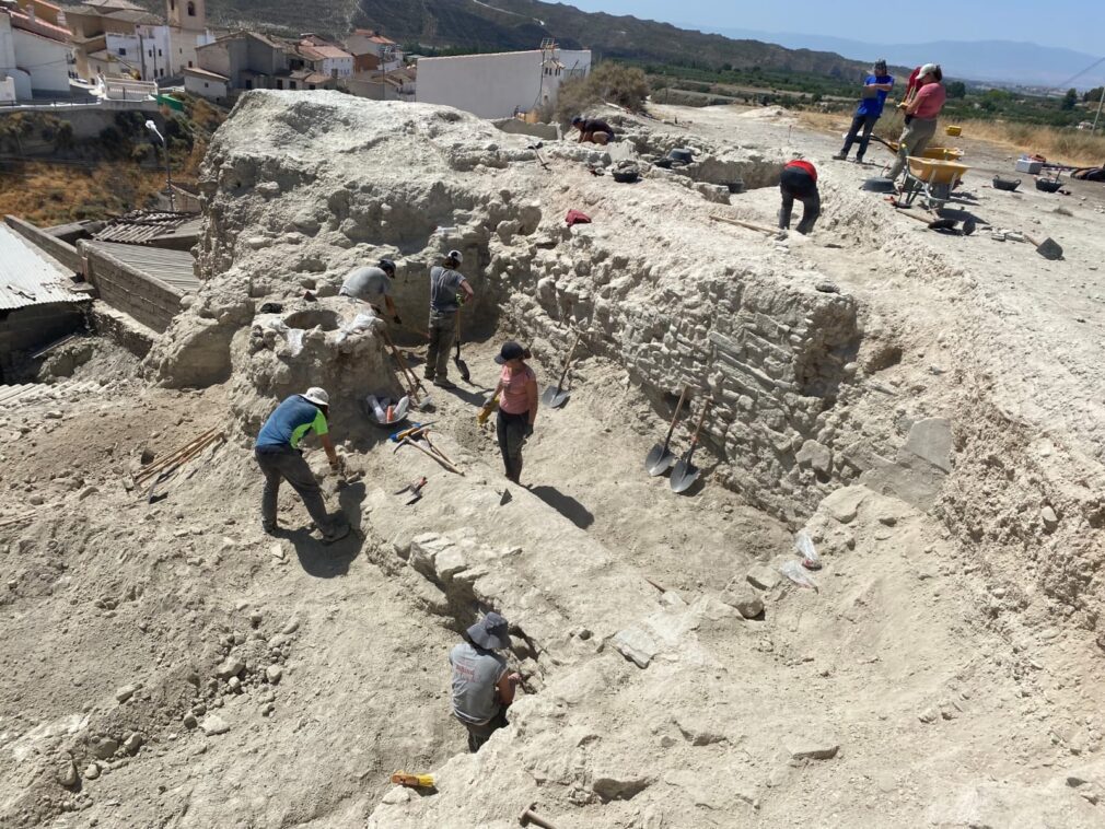 Excavaciones castillo y cuevas Castilléjar