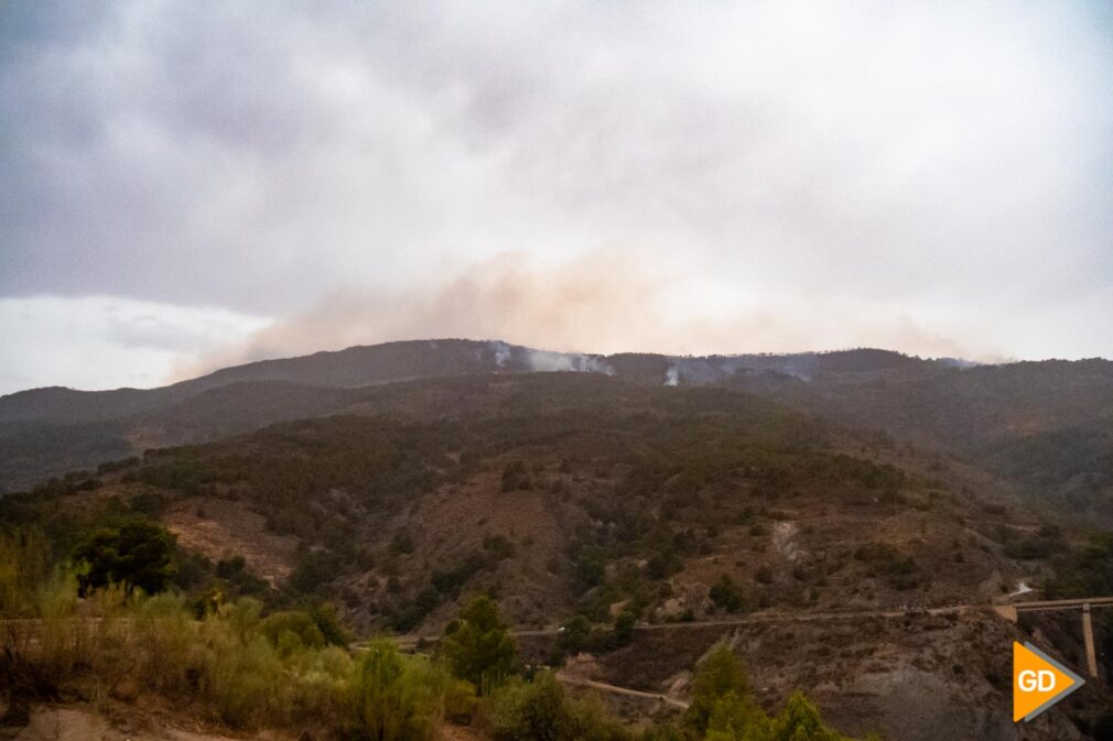 INCENDIO VALLE LECRIN INFOCA PUESTO AVANZADO FUEGO SEQUIA BOMBEROS - Javi Gea (1)