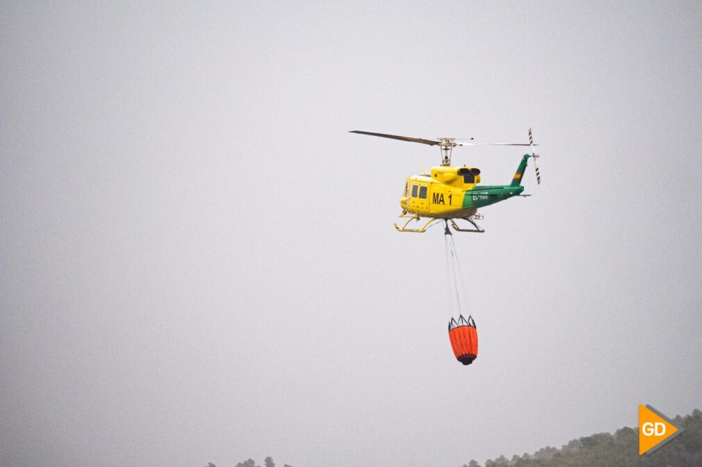 INCENDIO VALLE LECRIN INFOCA PUESTO AVANZADO FUEGO SEQUIA BOMBEROS - Javi Gea-5 Helicóptero del Plan Infoca