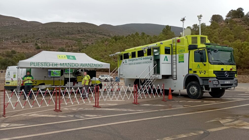 Puesto de Mando Avanzado del incendio de Los Guájares, en el embalse de Rules