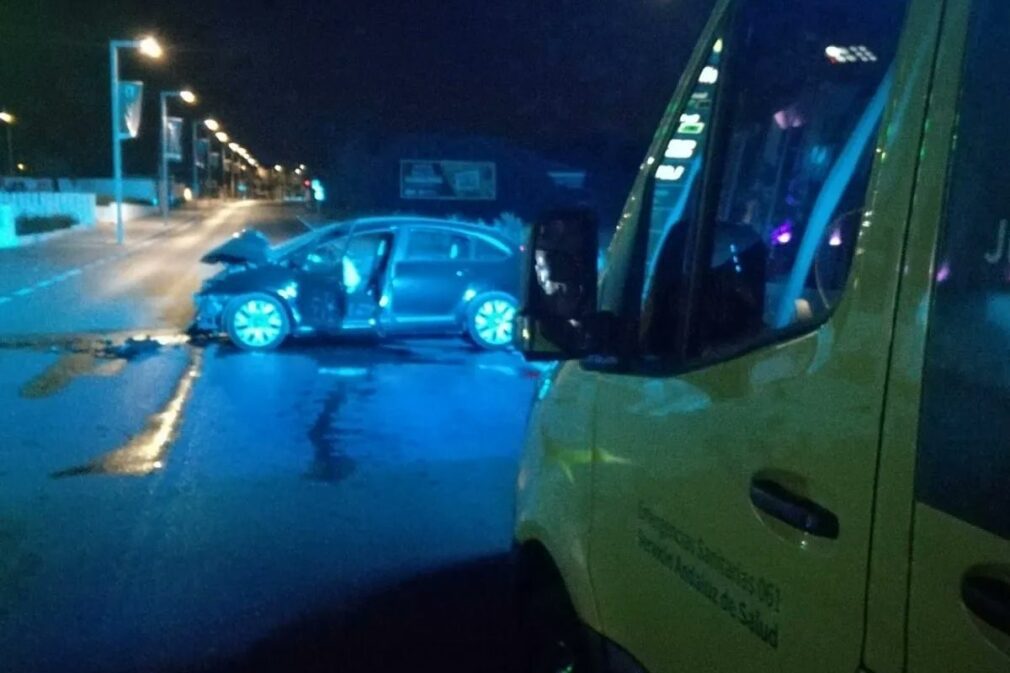 accidente-maracena-choque-farola