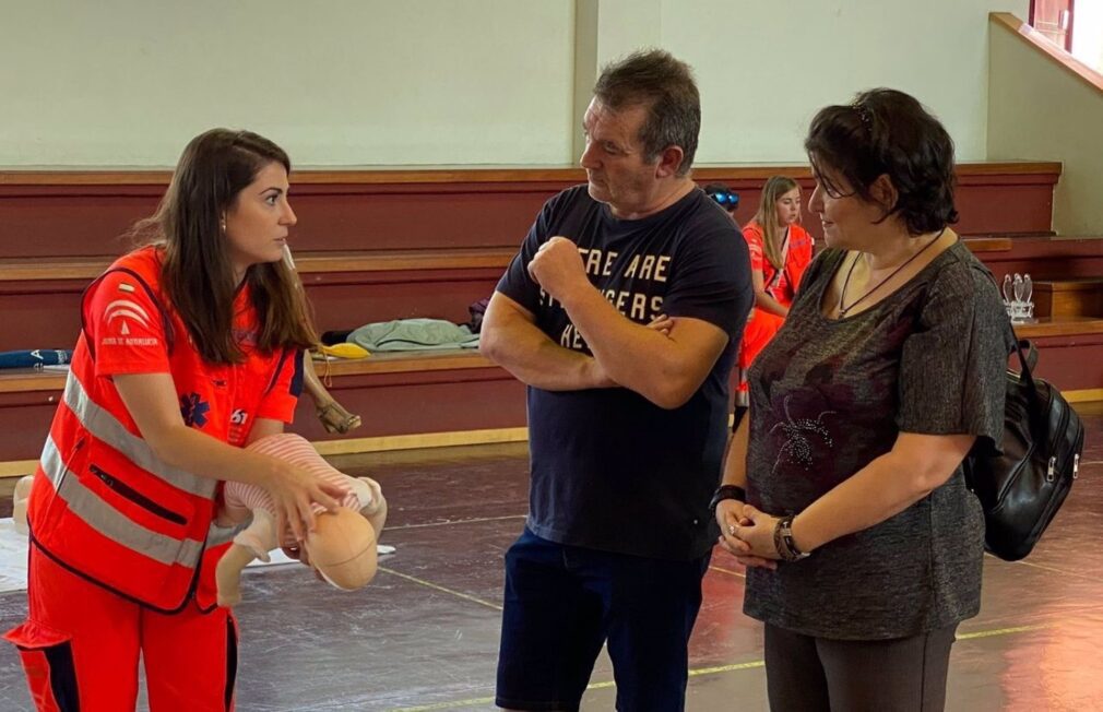 Granada.- El 061 enseña cómo actuar ante una emergencia sanitaria a medio millar de personas en Maracena