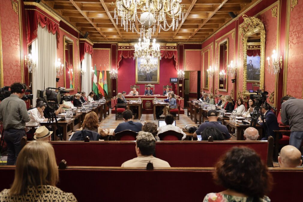 Granada.- El Pleno ratifica el presupuesto municipal, que traspasa por primera vez la línea de los 300 millones de euros