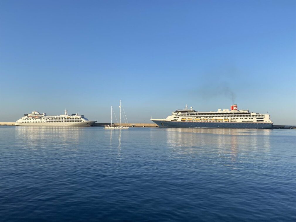 Granada.- Puertos.- Turismo.- El puerto de Motril cierra la semana con cuatro cruceros y 3.900 visitantes