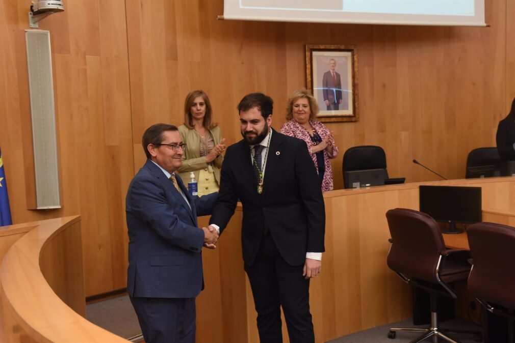Granada.- Toman posesión dos nuevos diputados provinciales de PP y Vox en la Diputación