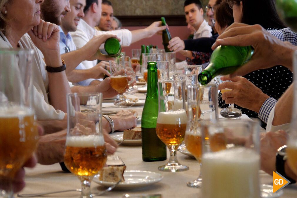 FOTOS Jardín Cervezas Alhambra ofrece una experiencia única para disfrutar de un menú marinado compuesto por cinco platos (1)