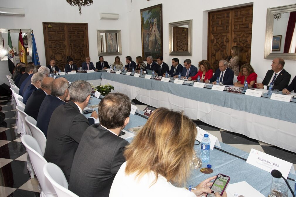 Homenaje a Charo Cordero en Comisión de Diputaciones, Cabildos y Consejos Insulares de la FEMP