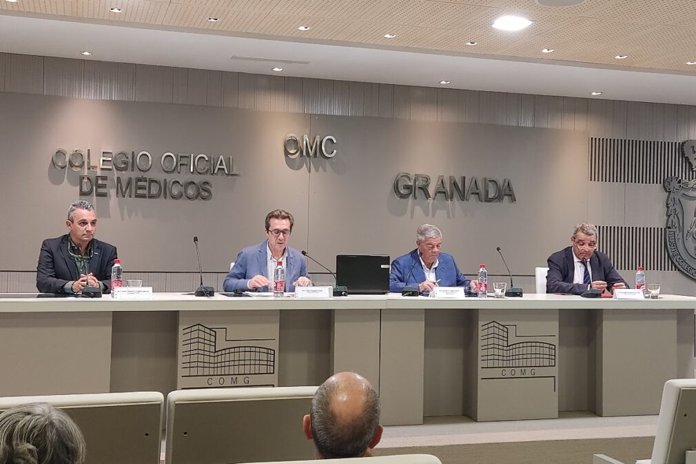 Reunión informativa en el Colegio de Médicos de Granada