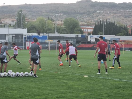 Uno de los rondos durante el entrenamiento | Foto: C. R. E.