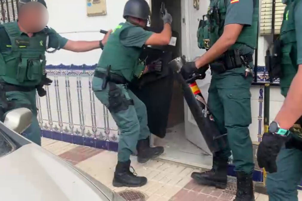 guardia-civil-detenido-electricista-marihuana