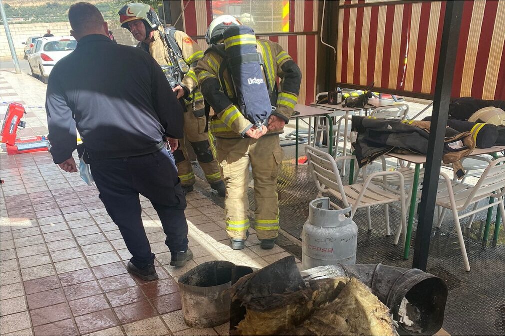 incendio cafeteria guadix - foto bomberos guadix