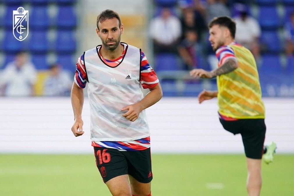 victor-diaz-calentamiento-tenerife-granada-cf