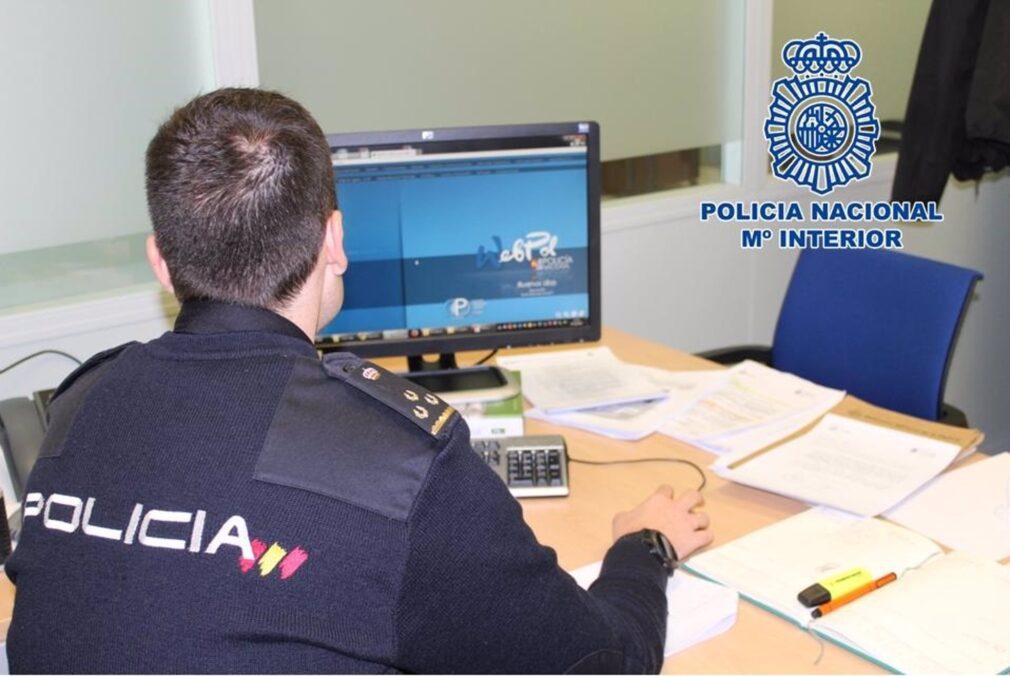 Granada.- Sucesos.- Detenido acusado de hacerse con el control del correo de su antigua empresa