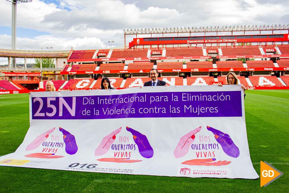 FOTO DEL DIA CONTRA VIOLENCIA CONTRA MUJERES ESTADIO LOS CARMENES 2.prproj