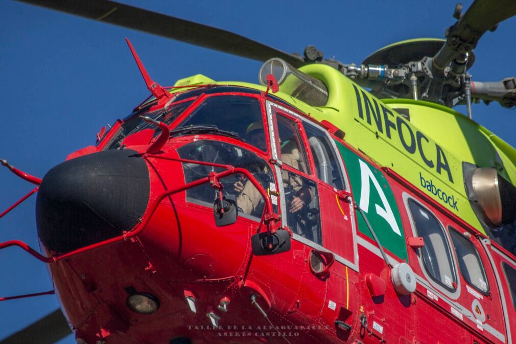 Infoca helicóptero medios aéreos Incendio Huétor Santillán 01