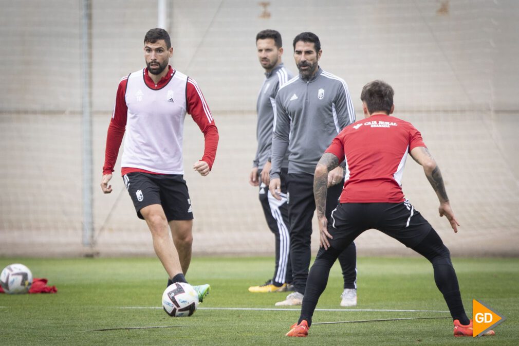 Entrenamiento del Granada CF en la ciudad deportiva