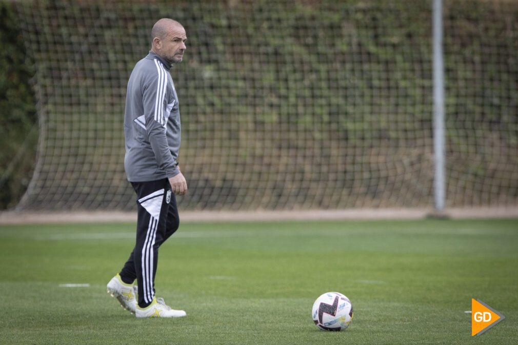 Entrenamiento del Granada CF en la ciudad deportiva