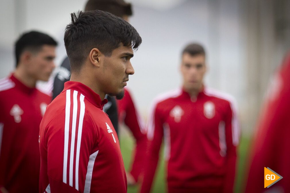 Entrenamiento del Granada CF en la ciudad deportiva