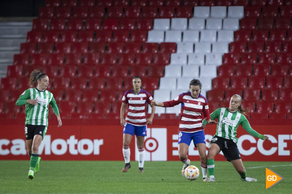 Partido de Copa de la Reina entre el Granada CF Femenino y el Real Betis Femenino