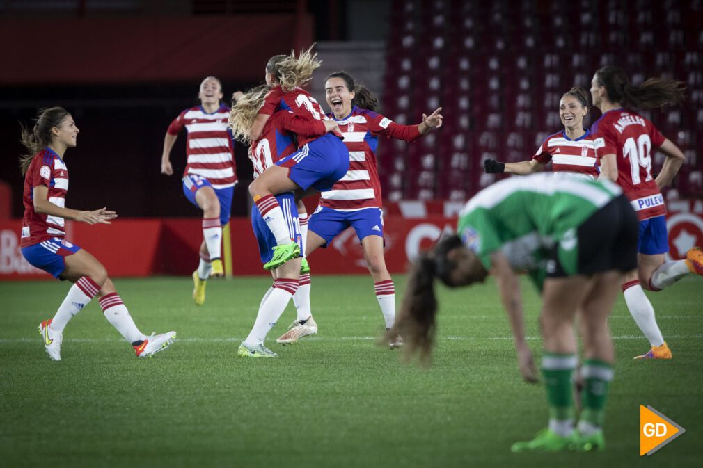 Partido de Copa de la Reina entre el Granada CF Femenino y el Real Betis Femenino