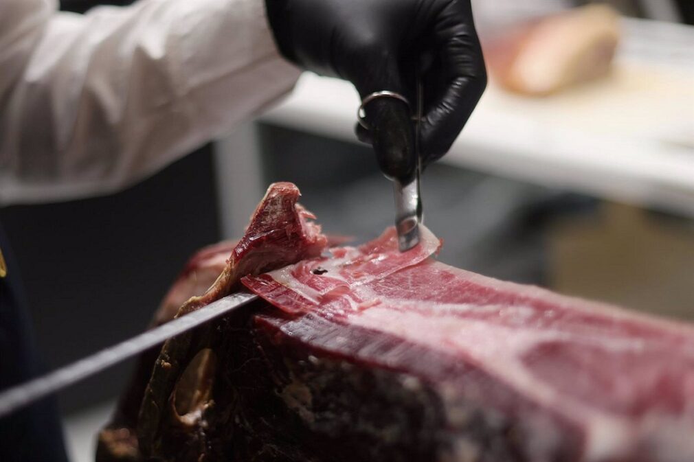 Granada.- Rechazadas las medidas cautelares que pedían los jamoneros de Trevélez sobre la IGP Jamón Serrano