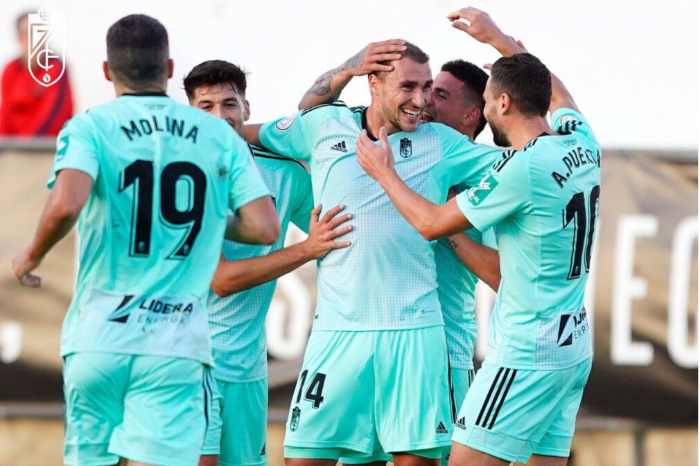 celebracion-gol-ignasi-miquel-granadacf-yeclano-copa-rey